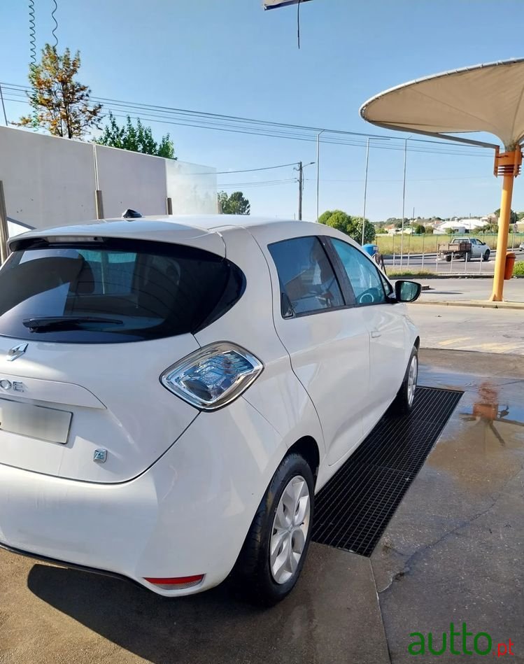 2015' Renault Zoe photo #5