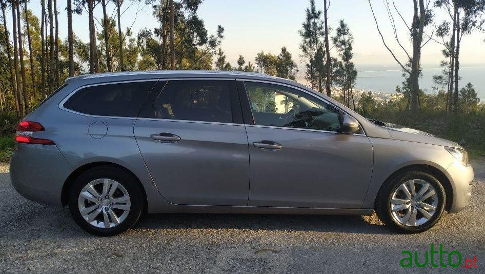 2015' Peugeot 308 Sw photo #3