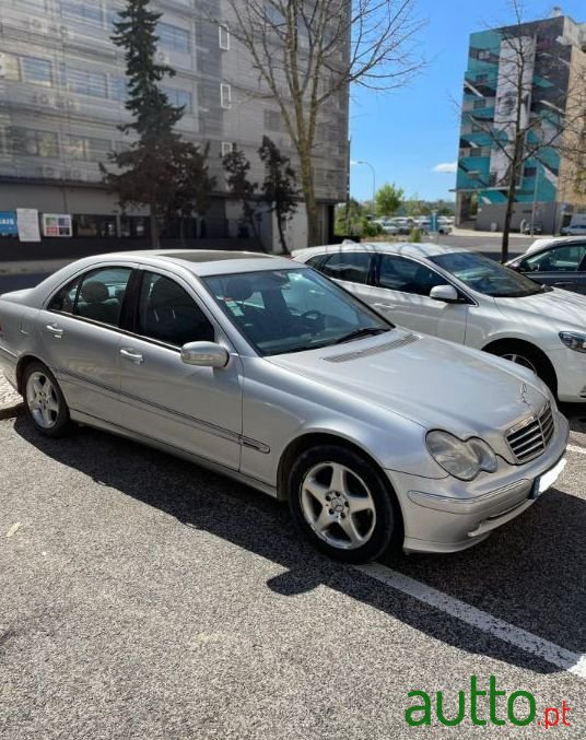 2002' Mercedes-Benz C-220 photo #4