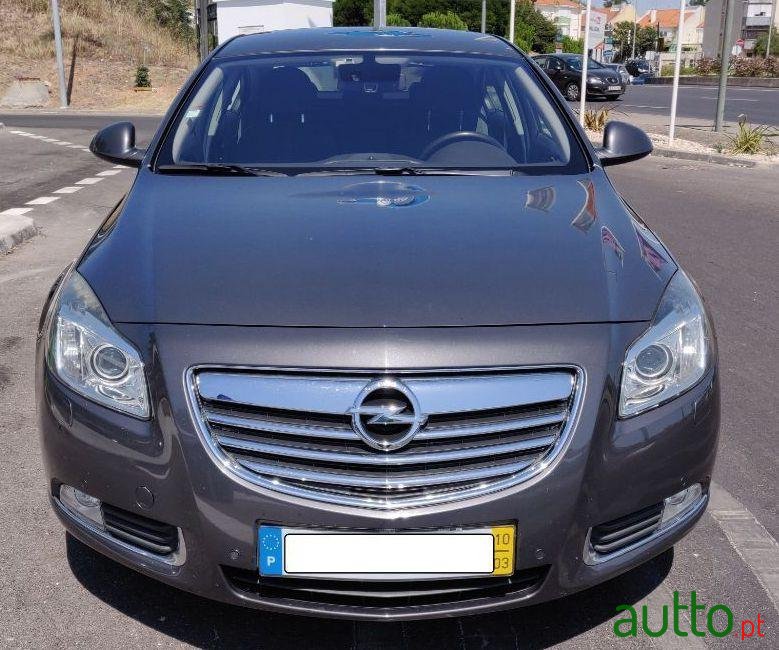 2010' Opel Insignia photo #2