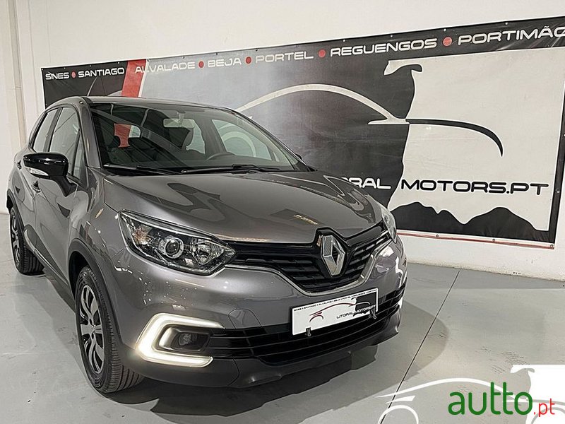 2019' Renault Captur photo #1