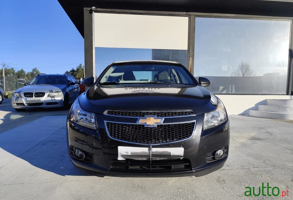 2010' Chevrolet Cruze 1.6 Ls photo #2