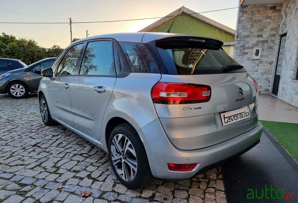 2015' Citroen C4 Picasso photo #6