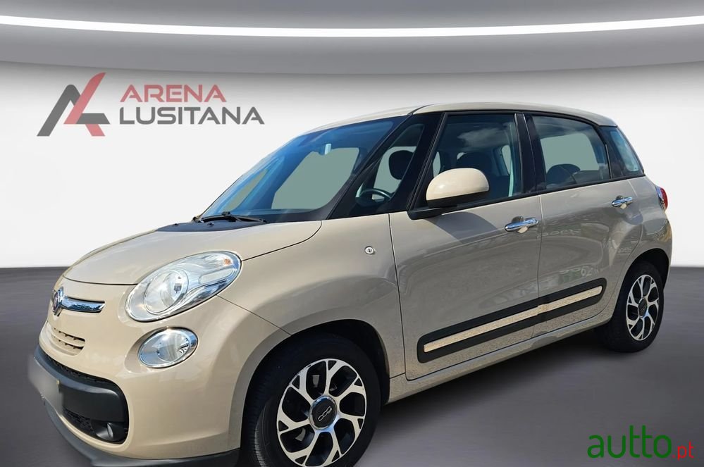 2016' Fiat 500L photo #2
