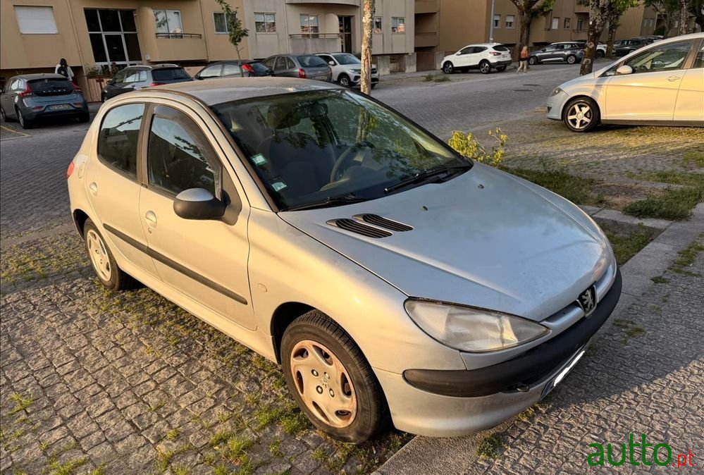 2003' Peugeot 206 1.1 Xr photo #3