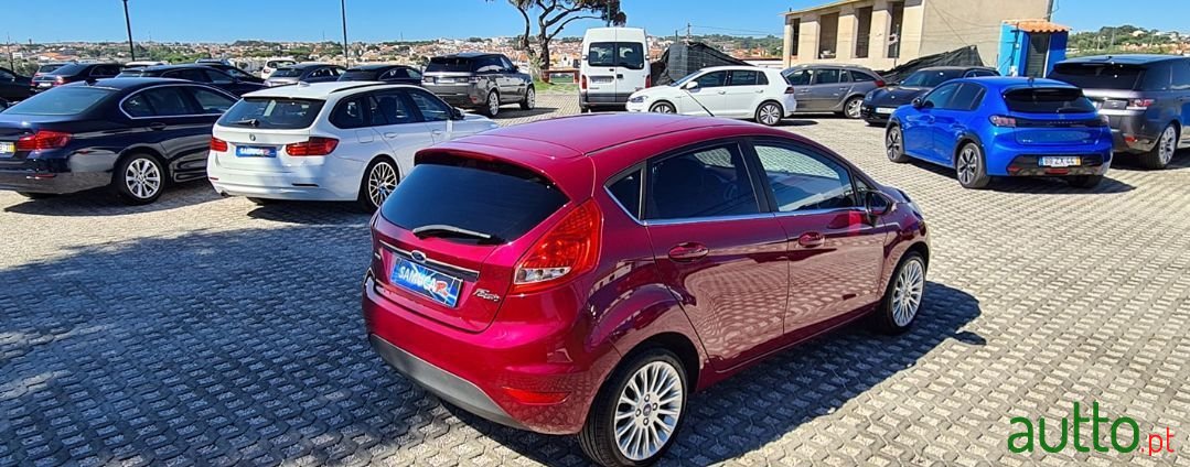 2011' Ford Fiesta photo #3