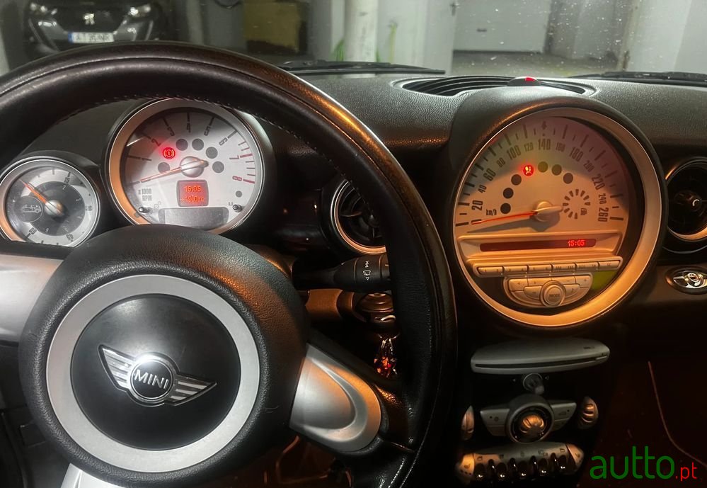 2010' MINI Cooper photo #3