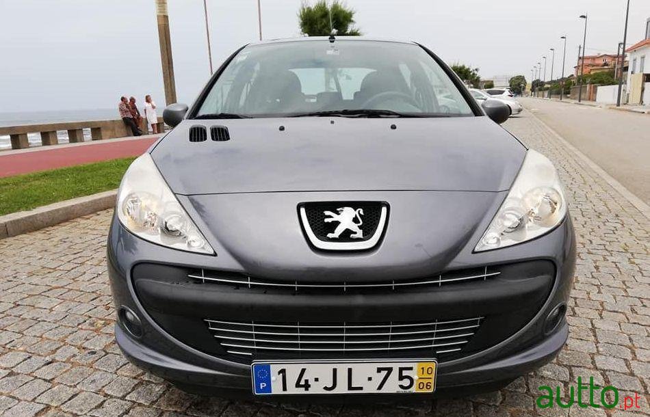 2010' Peugeot 206 Urban photo #4