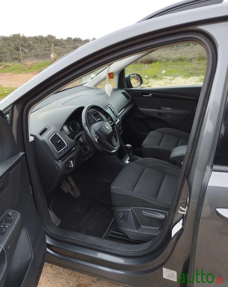 2018' SEAT Alhambra photo #3