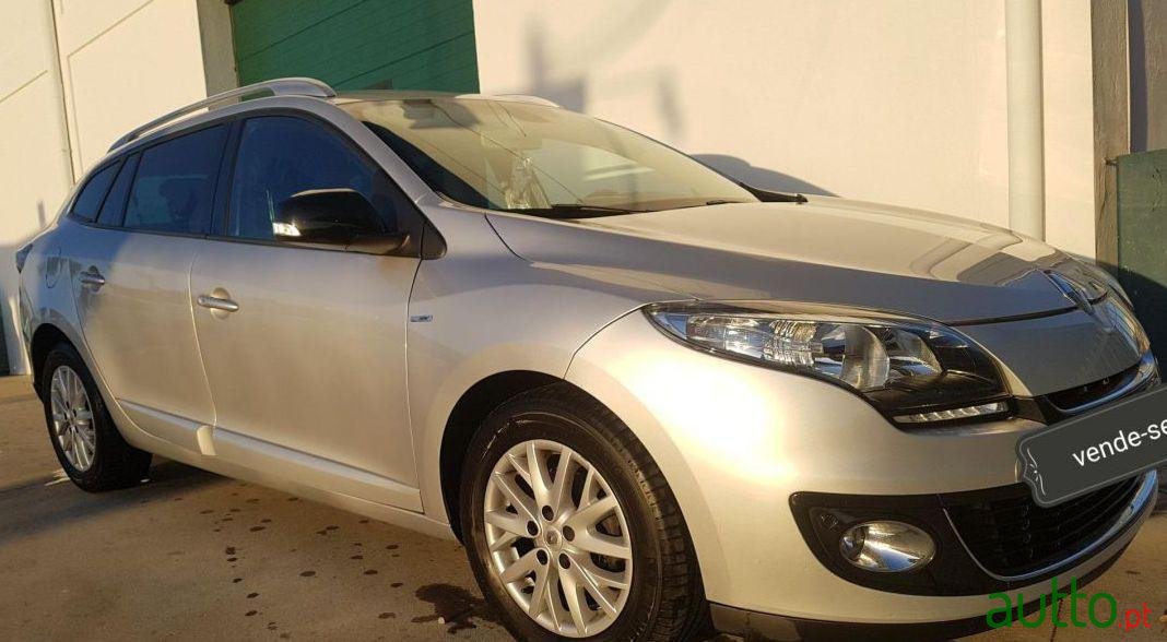 2013' Renault Megane Sport Tourer photo #2