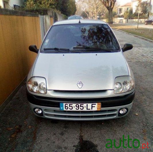 1998' Renault Clio 1.2 photo #1