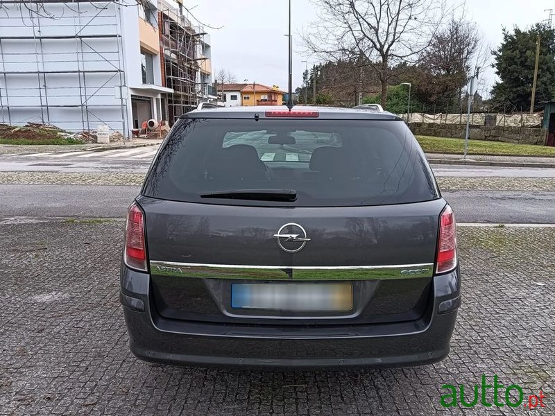 2010' Opel Astra Caravan photo #4