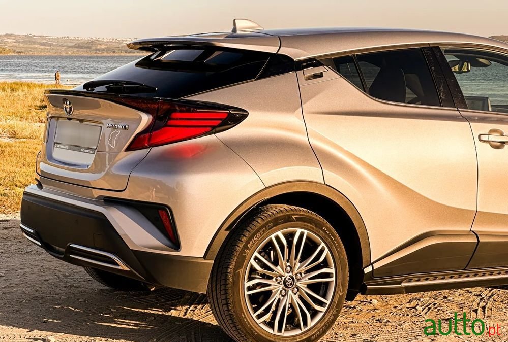 2023' Toyota C-HR photo #6