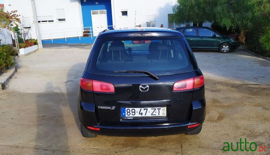 2005' Mazda 2 photo #2