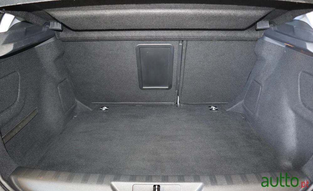 2018' Peugeot 308 photo #5