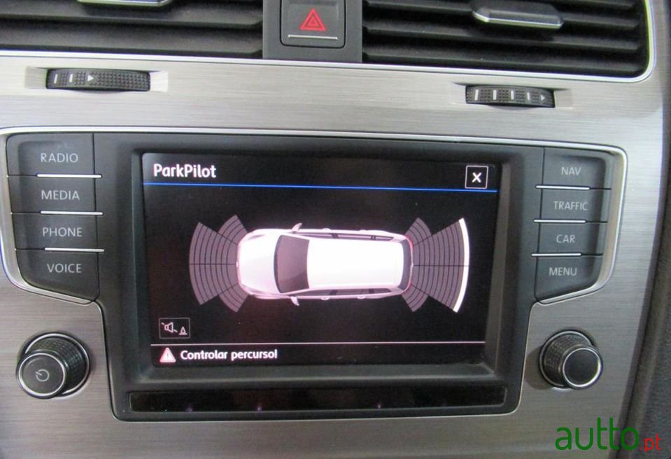 2017' Volkswagen Golf photo #4