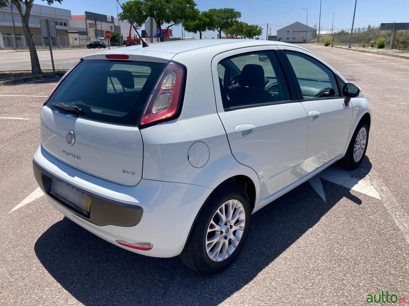 2010' Fiat Punto Evo photo #3