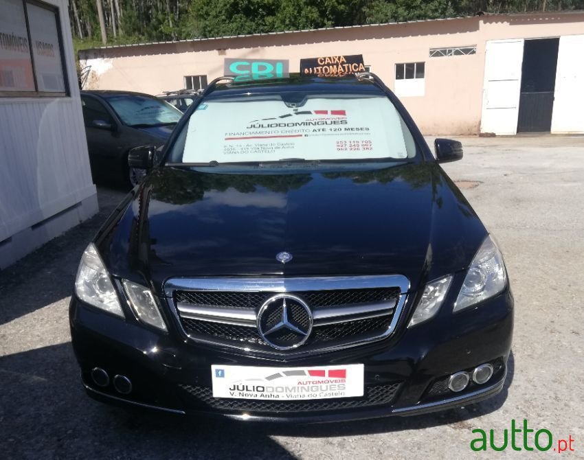 2010' Mercedes-Benz E-200 photo #3