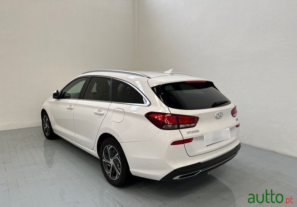 2023' Hyundai i30 Sw photo #5