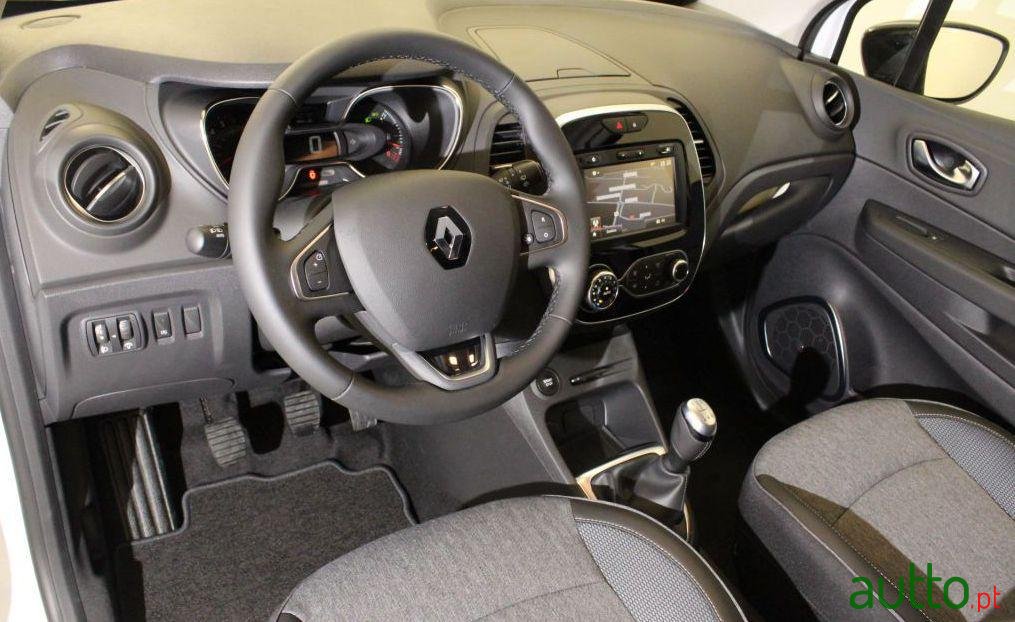 2017' Renault Captur photo #1