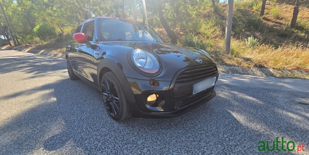 2015' MINI Cooper D 5 Portas photo #2