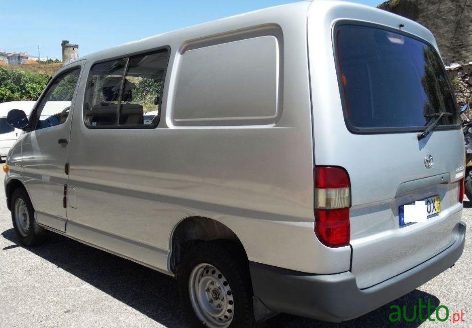 2000' Toyota Hiace photo #1