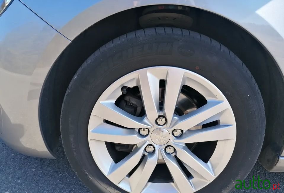 2016' Peugeot 308 Sw photo #5