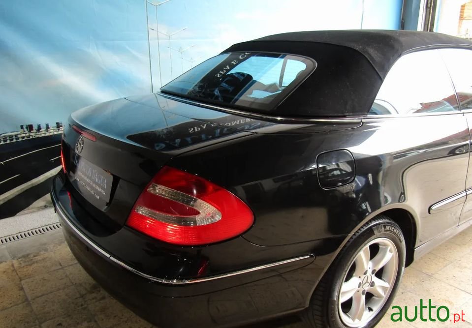 2004' Mercedes-Benz Clk-200 photo #6