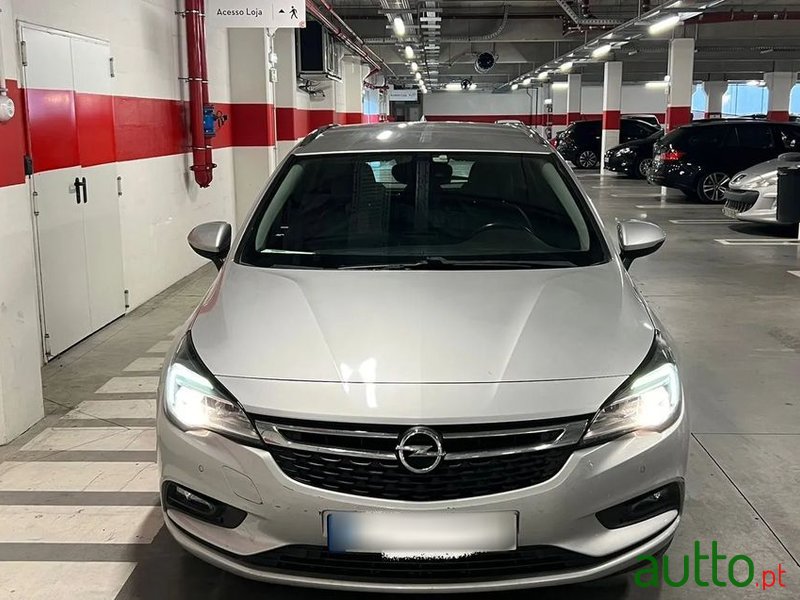 2018' Opel Astra Sports Tourer photo #2