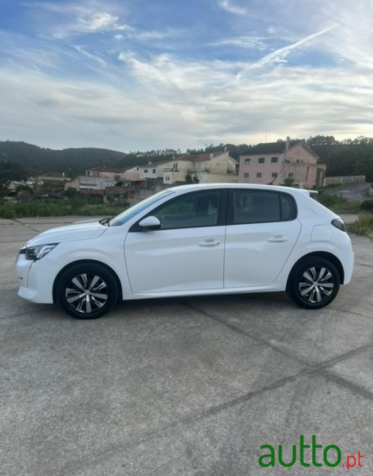 2020' Peugeot 208 photo #4