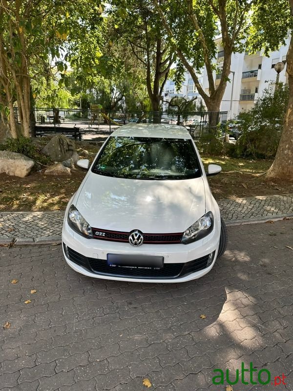 2011' Volkswagen Golf photo #5