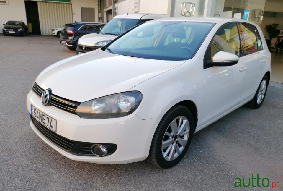 2012' Volkswagen Golf photo #2