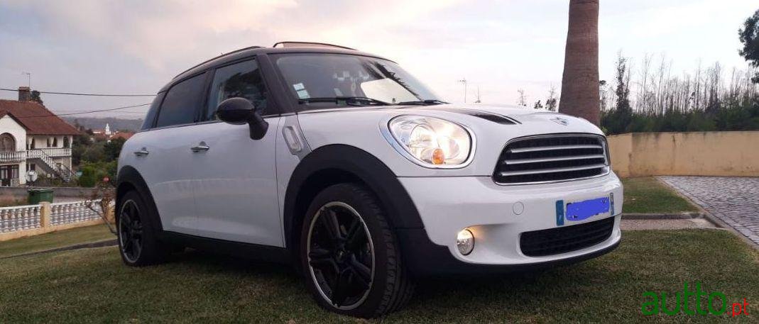 2012' MINI Countryman Cooper D photo #3
