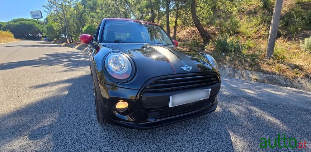 2015' MINI Cooper D 5 Portas photo #1
