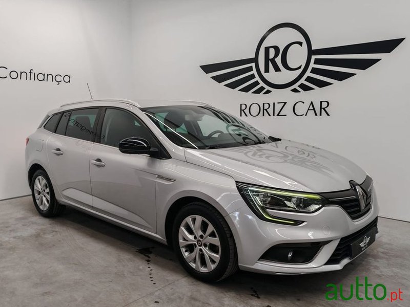 2019' Renault Megane Sport Tourer photo #2
