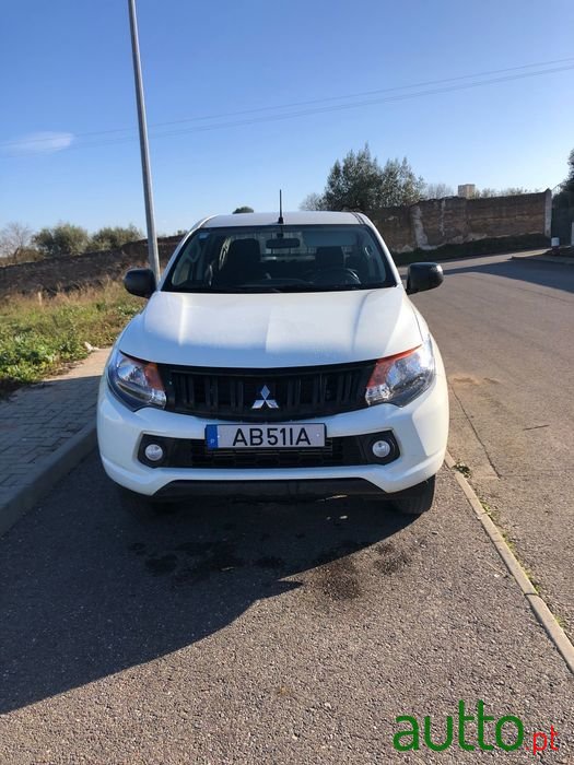 2020' Mitsubishi photo #2