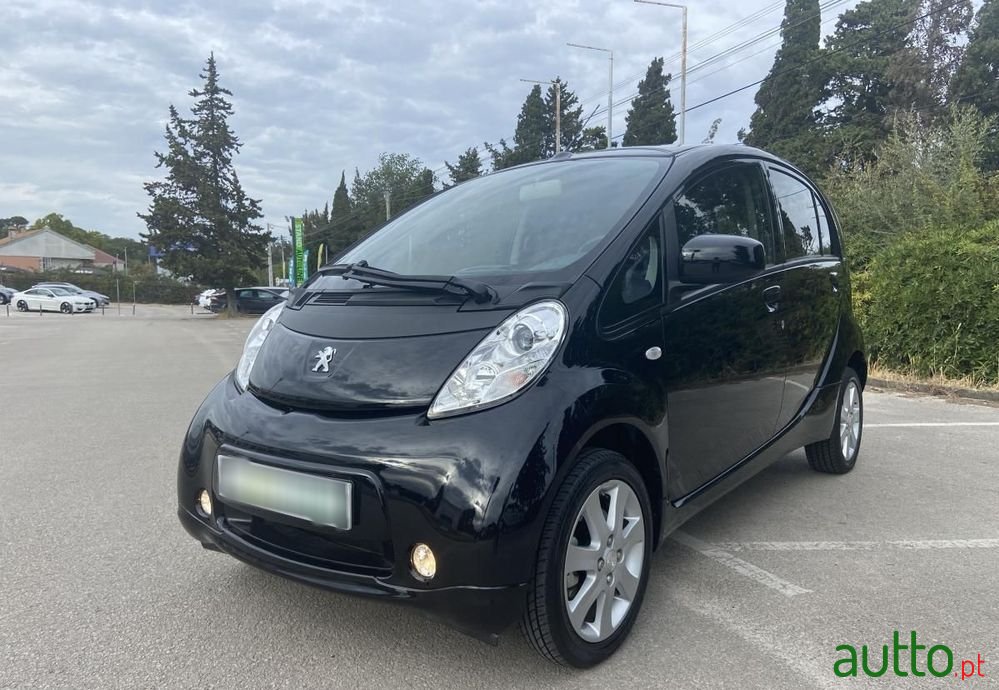 2019' Peugeot iOn Standard photo #1