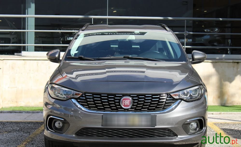 2018' Fiat Tipo Station Wagon photo #2