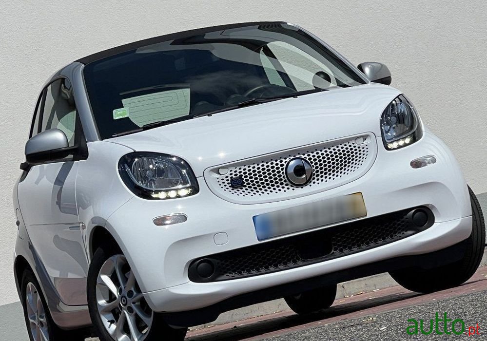 2018' Smart Fortwo Electric Drive Passion photo #1