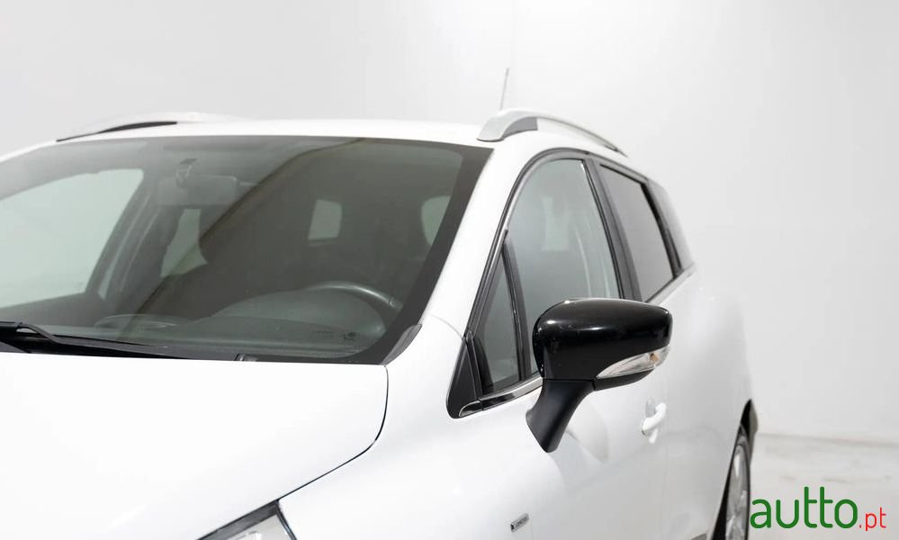 2020' Renault Clio 0.9 Tce Limited photo #6