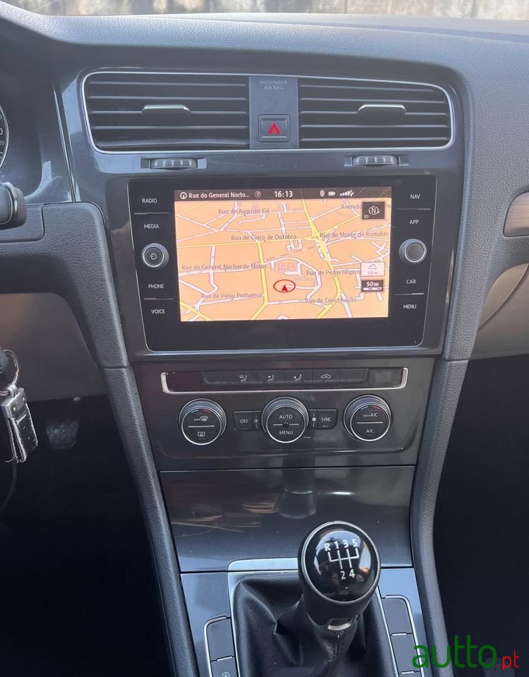 2018' Volkswagen Golf Variant photo #4