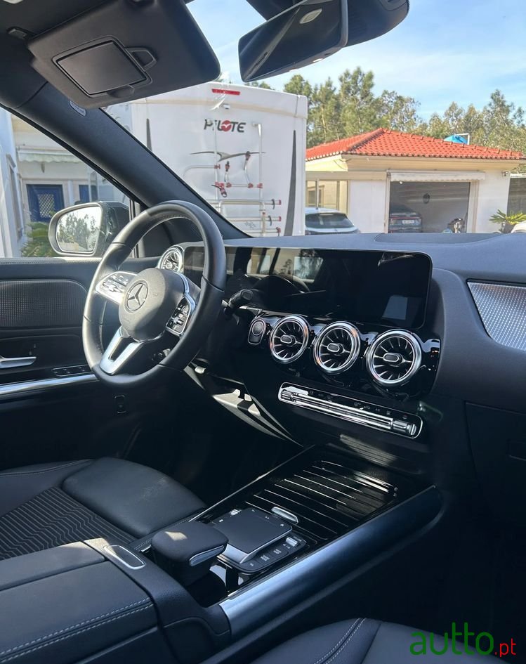 2022' Mercedes-Benz EQA photo #6