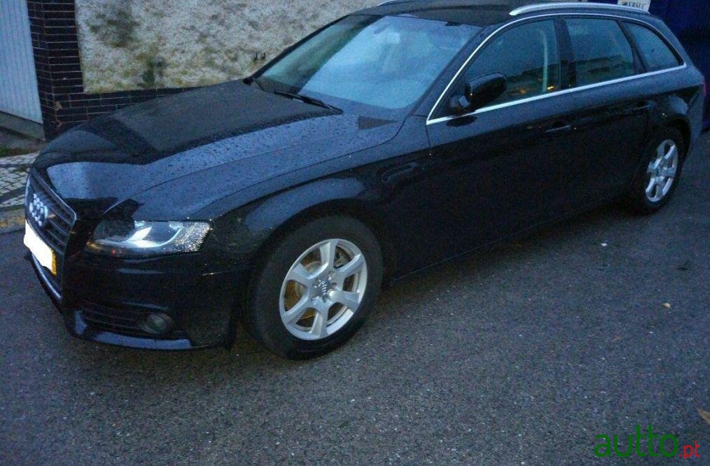 2010' Audi A4 2.0 Tdi photo #2