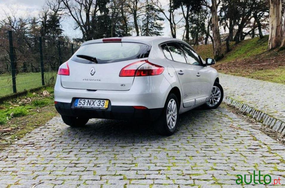2013' Renault Megane photo #1