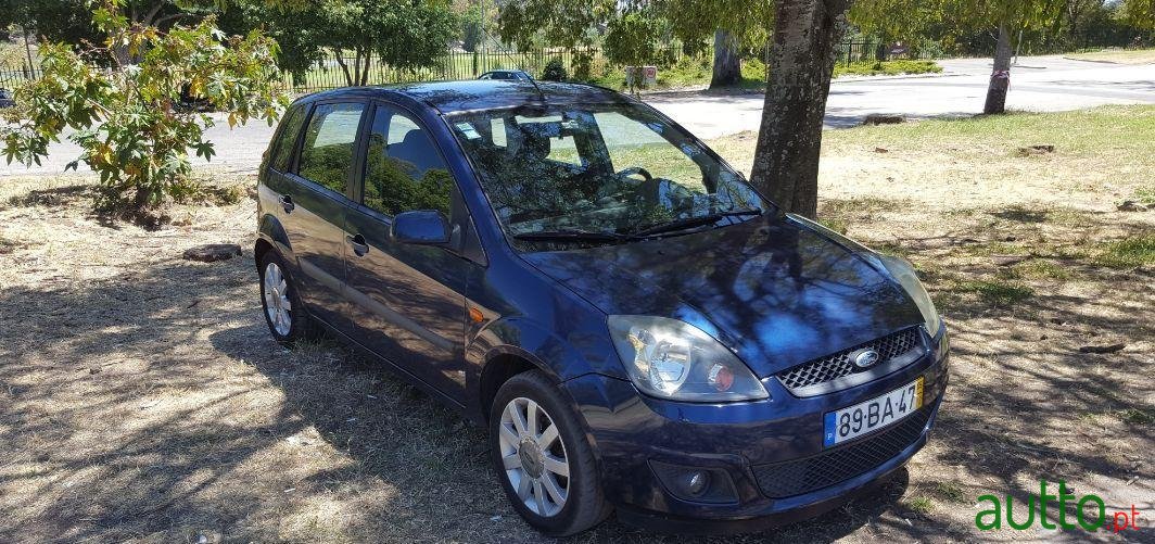 2005' Ford Fiesta photo #3