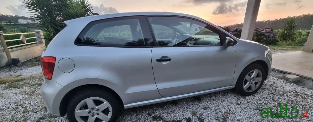 2013' Volkswagen Polo photo #5