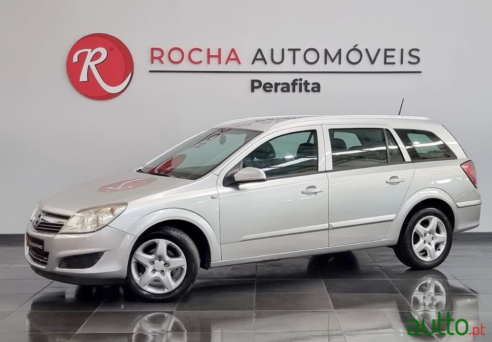2007' Opel Astra Caravan photo #1