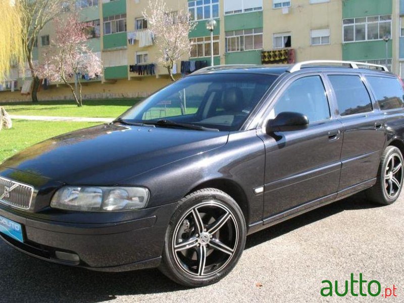 2003' Volvo V70 T5 photo #1