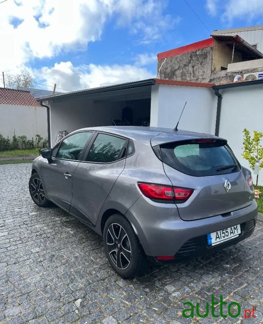 2015' Renault Clio photo #4