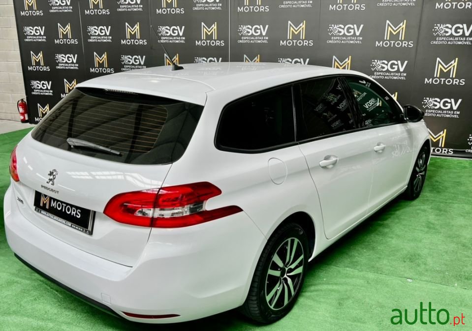 2017' Peugeot 308 Sw photo #3